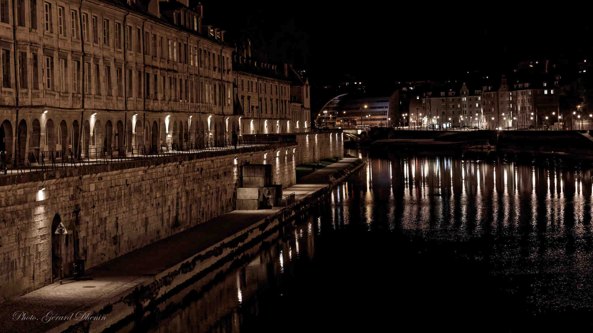 Photo Besancon de nuit